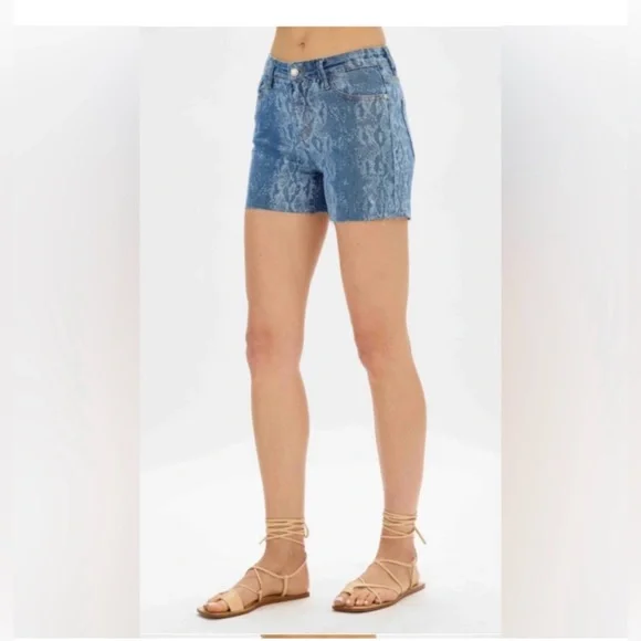 Judy Blue Denim Snake Print Cutoff Shorts - Picture 4 of 5